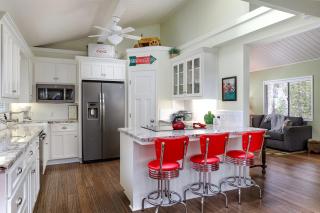 Hollie's Hideaway - Cambria - 1