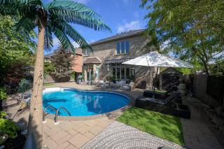 Entire Pool House With Hot Tub Game Room and MORE - Oakville - 0