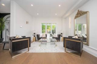 Entire Pool House With Hot Tub Game Room and MORE - Oakville - 2