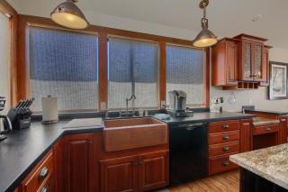 Cape Cod Charm By The Sea - Cambria - 2