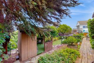 La Jolla Historic Gem, Hot Tub, Game Room, Garden Oasis with Firepit & Courtyard Dining - San Diego - 5