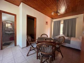 Mimosa Apartments with Pool - 8
