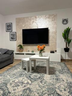 Marina Spacious Family Apartment - 9