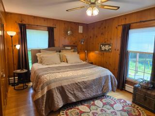 Large private retreat near Summit Lake - New Castle - 2