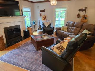 Large private retreat near Summit Lake - New Castle - 3