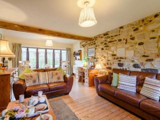 3 Bed in Coombe Keynes DC029 - Wool - 6