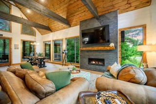 Broken Bow Home with Hot Tub, Game Room and EV Charger - 6