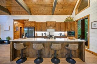 Broken Bow Home with Hot Tub, Game Room and EV Charger - Stephens Gap - 2