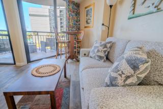 Meridian Plaza 307! Third Floor Ocean Views! Sleeps 4! - Myrtle Beach - 4