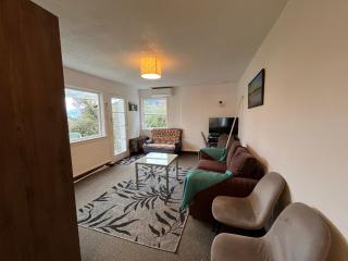 Retro cosy unit with lake views and patio walk to town - Queenstown - 0