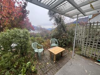 Retro cosy unit with lake views and patio walk to town - Queenstown - 5