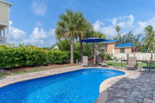 Adventures in Paradise - Waterfront Pool Home, 26' Dock - 0
