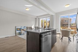 Luxury Townhome - Oakville - 5
