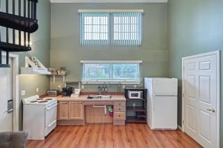 Suites On Chocolate - The School - 9