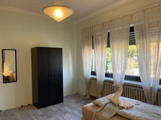 Cozy Private 3-Bedroom Apartment in Wesseling - Wesseling - 2