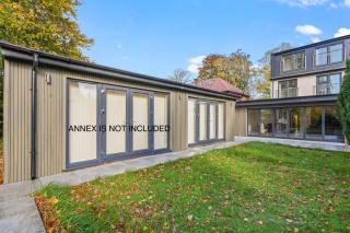 LUXURIOUS HOLIDAY HOME Bolton - 8