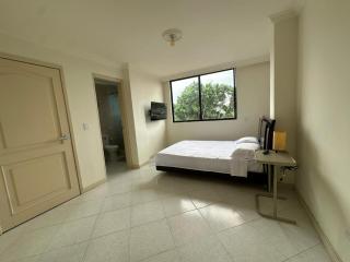 Gran habitación con terraza - Cali - 2