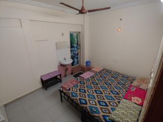 Ambai Guest House - Kolhapur - 3