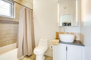 Walk to Shops and Eats Sleek Portland Studio! - 2