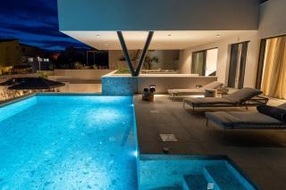 NEW!! Villa Siete Luxury Living Just Steps from the Beach - Duće - 0