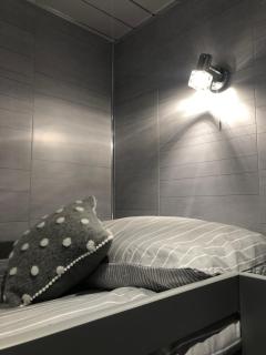 The Boatyard Glamping Lodges-Birchwood Lodge - Killyhevlin - 4