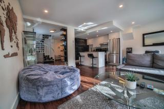 Spacious two stories condo in old port free parking - Montréal - 7