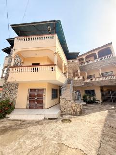 Grand appartement non loin du centre de Cotonou - - 0