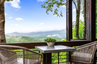 Luxury Blackbird Cabin Stunning Views, Hot Tub and Fire Pit - 3