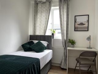Home in Kelso Gardens-Woodhouse - Central Station - 6