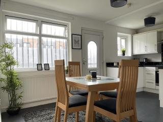Home in Kelso Gardens-Woodhouse - Central Station - 3