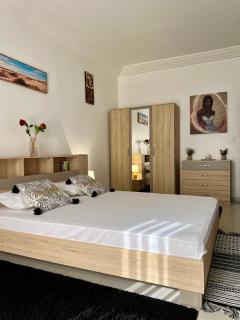 Maison Dhôtes Avec Chambres et Salle de Bain privée, Espace À Partager Couloir et Et Cuisine Pour Un Séjour Convivial aux Ngor Alemadie - Dakar - 2