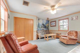 4 Mi to Gordon Lake Cozy Retreat in Glidden! - - 7