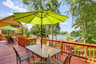 Lakefront Sparta Cottage with Decks and Boat Dock - Sparta - 0