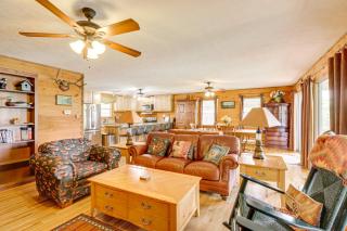 Lakefront Sparta Cottage with Decks and Boat Dock - Sparta - 8