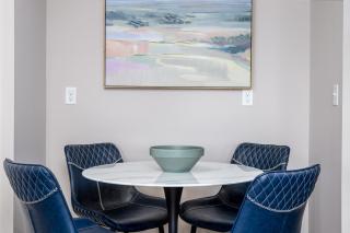 The Pondview Penthouse King Bed Balcony Wd - Westerville - 1