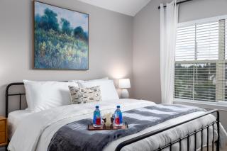 The Pondview Penthouse King Bed Balcony Wd - Westerville - 0
