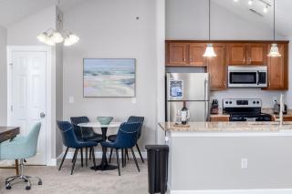 The Pondview Penthouse King Bed Balcony Wd - Westerville - 9