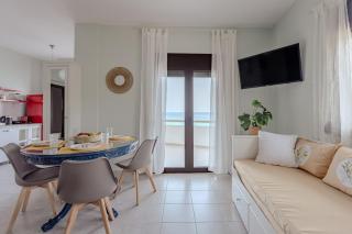 Eclectic Vintage Apartment- Sea View Perfection, Hersonissos, Crete - Limín Khersonísou - 8