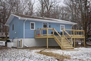 Blue Bungalow - - 9