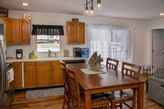 Blue Bungalow - - 2