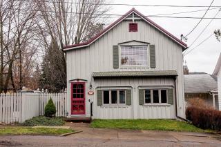 The Carriage House - Hammondsport - 9
