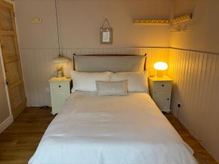 Cosy, convenient flat in Falmouth - 9