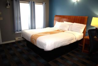 Pilgrim Inn & Cottages - 1