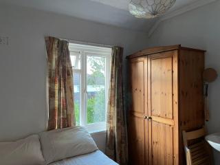 Cozy bedroom - Chislehurst - 9