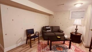 Downtown-Jackson Park private Budget Friendly Rooms - Windsor - 5
