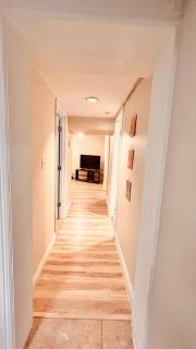 Downtown-Jackson Park private Budget Friendly Rooms - Windsor - 9