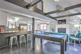 Modern 4 Bedroom Home with Sauna and Game Room in Gated Lake Community - 0