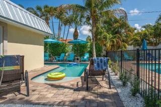 Lulu's Crescent Cottages - Entire two unit complex - Sarasota - 0