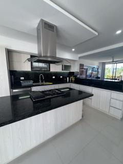 Casa con Piscina en Condominio Girardot - Girardot - 4