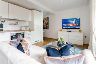 High Rise 3 Bed Lux Paddington Apartment For 6 - 0